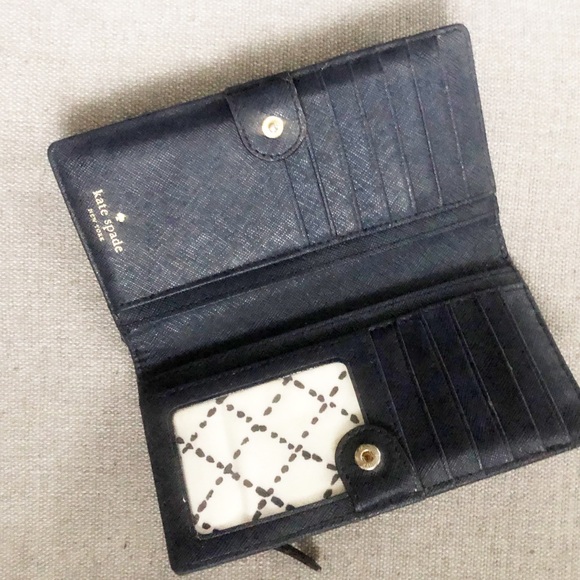 Kate Spade Saffiano Wallet - Picture 4 of 7
